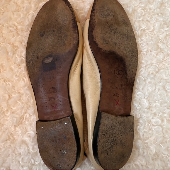 CHANEL Tan and Cream Cap Toe Logo Ballet Flats 38.5 - Picture 8 of 9